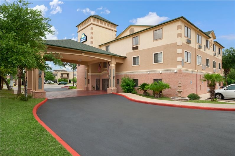 Days Inn Suites San Antonio North/Stone Oak